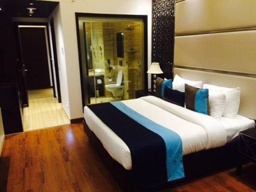Hotel Delite Grand Faridabad Esterno foto