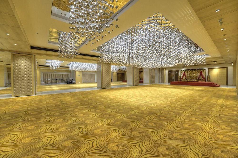 Hotel Delite Grand Faridabad Esterno foto