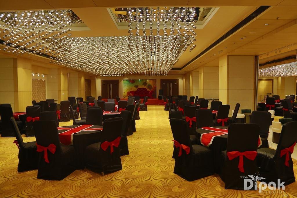 Hotel Delite Grand Faridabad Esterno foto