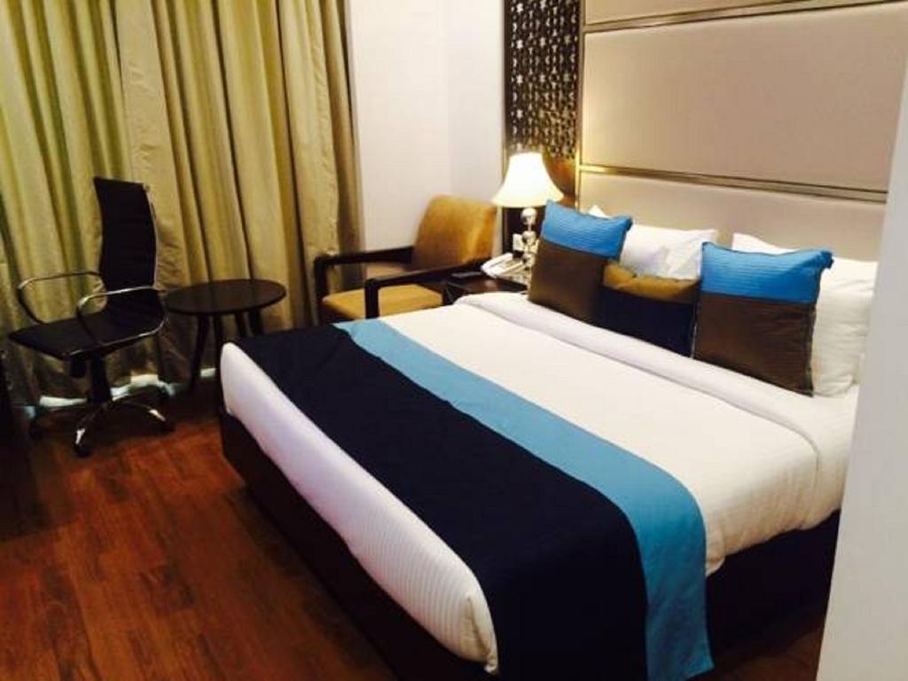 Hotel Delite Grand Faridabad Esterno foto