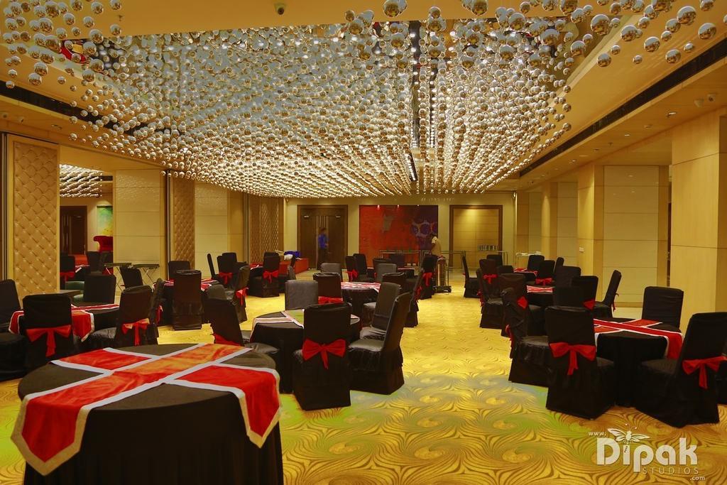 Hotel Delite Grand Faridabad Esterno foto