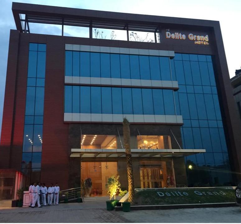 Hotel Delite Grand Faridabad Esterno foto
