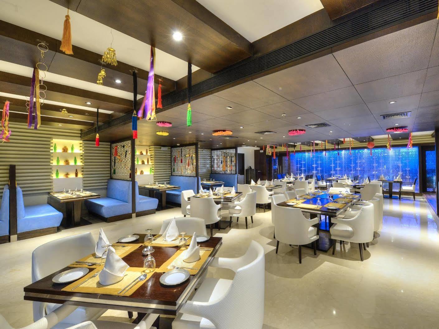 Hotel Delite Grand Faridabad Esterno foto