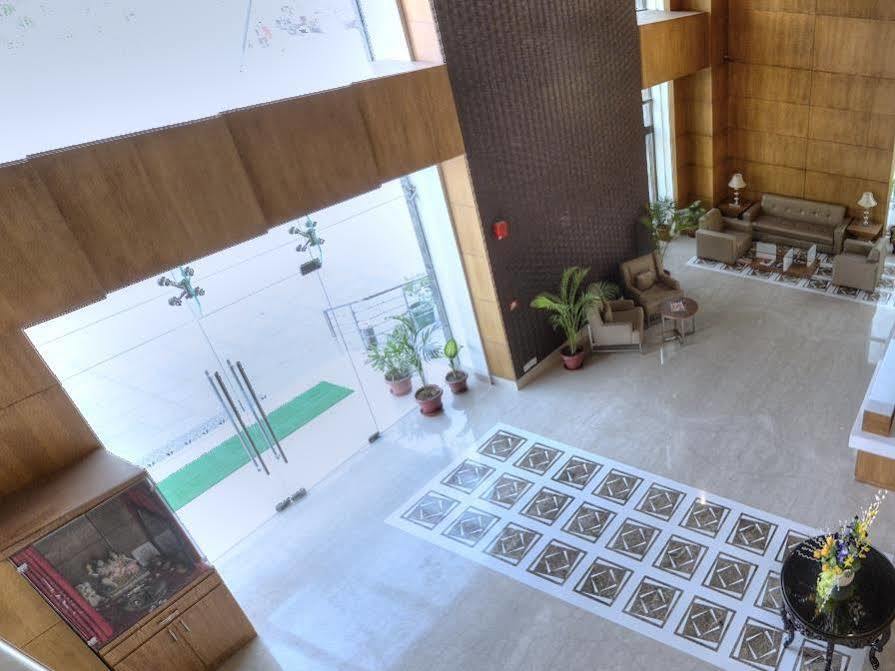 Hotel Delite Grand Faridabad Esterno foto