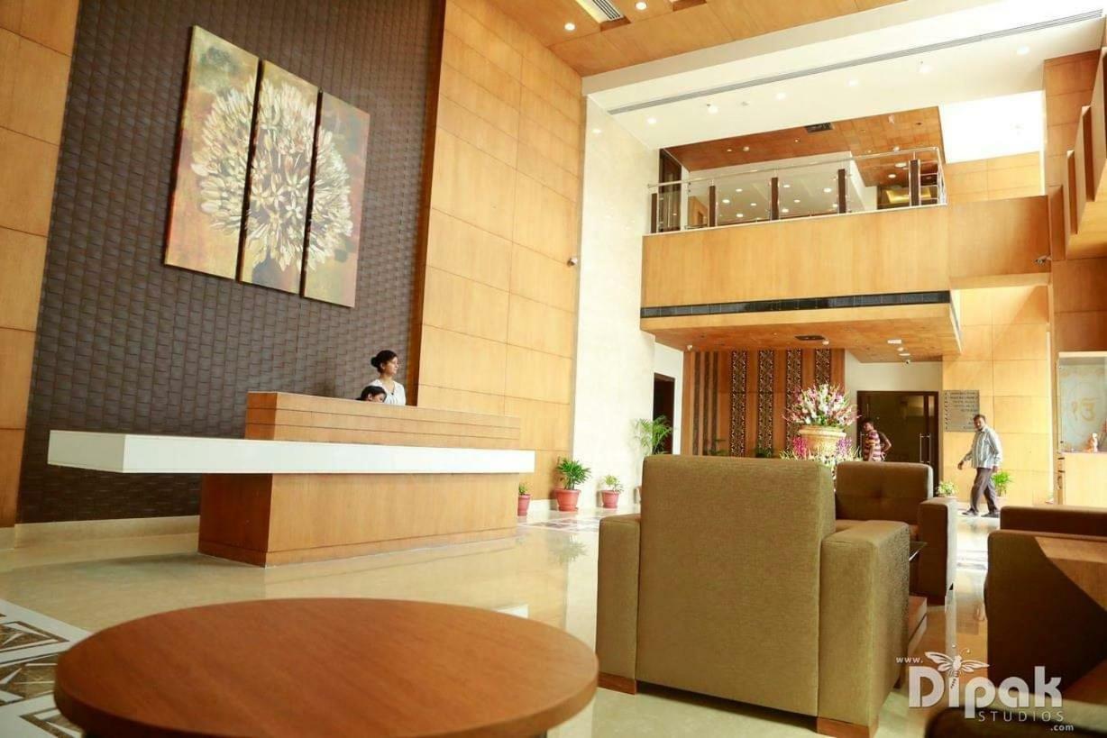Hotel Delite Grand Faridabad Esterno foto