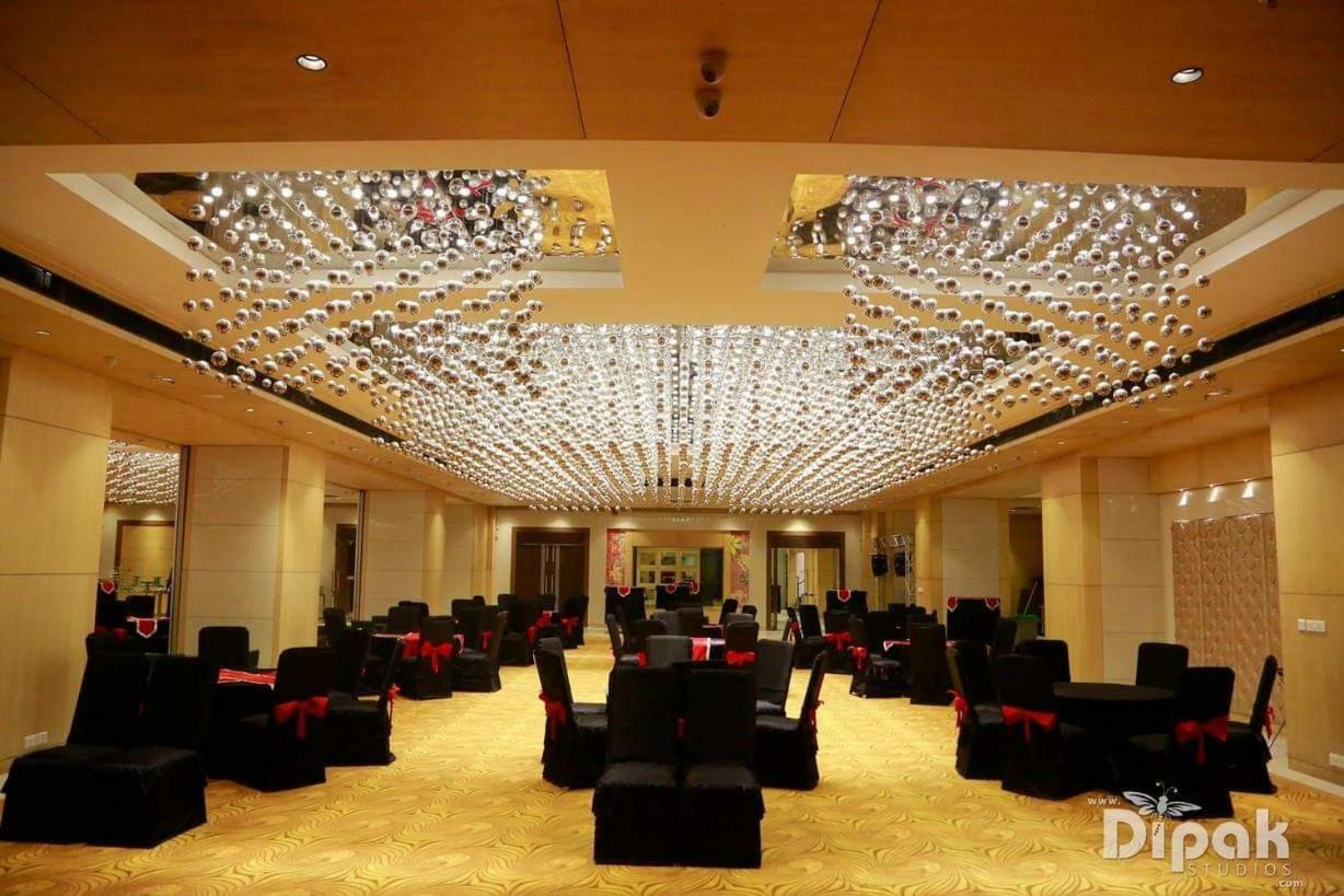 Hotel Delite Grand Faridabad Esterno foto