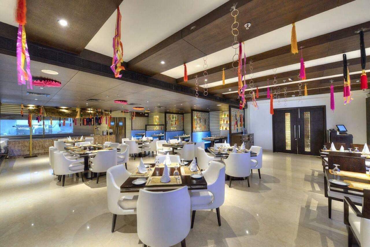 Hotel Delite Grand Faridabad Esterno foto