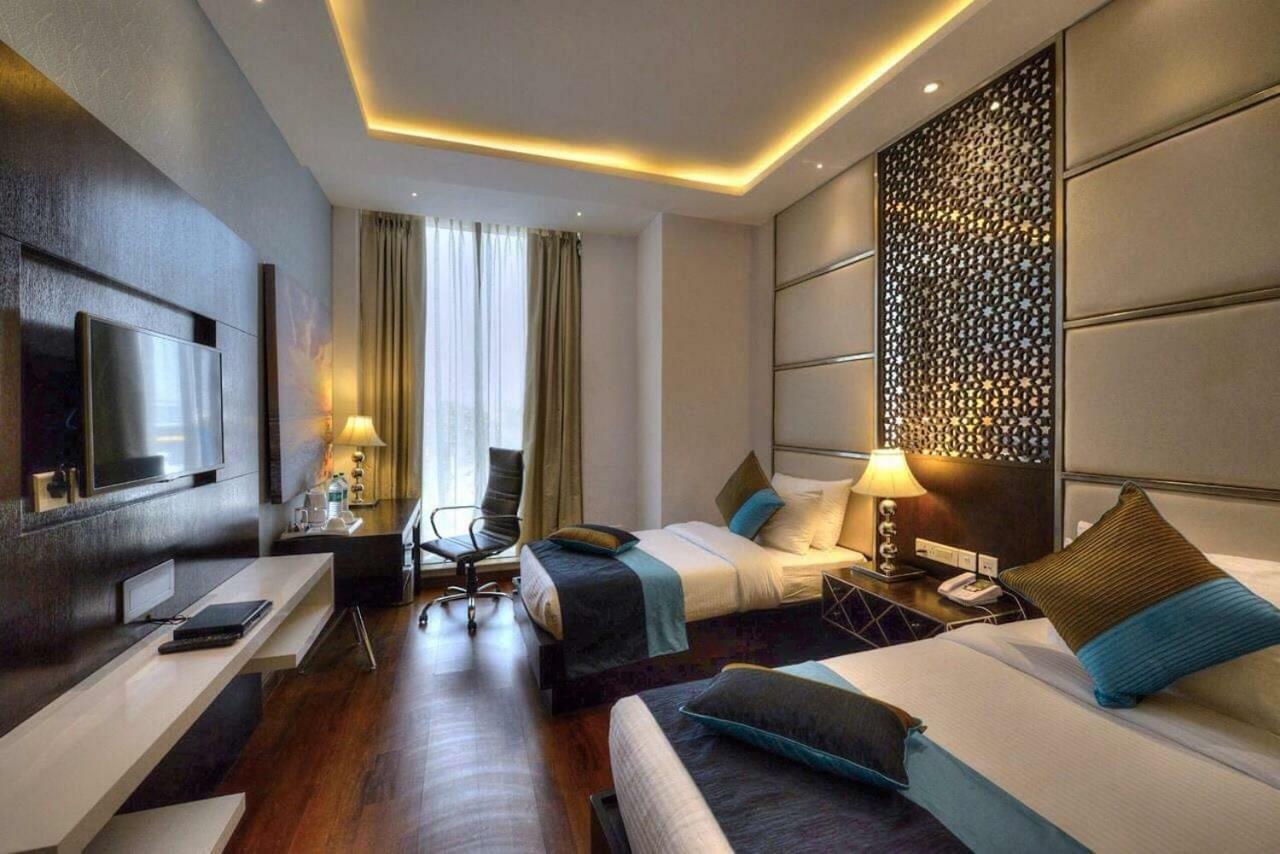 Hotel Delite Grand Faridabad Esterno foto