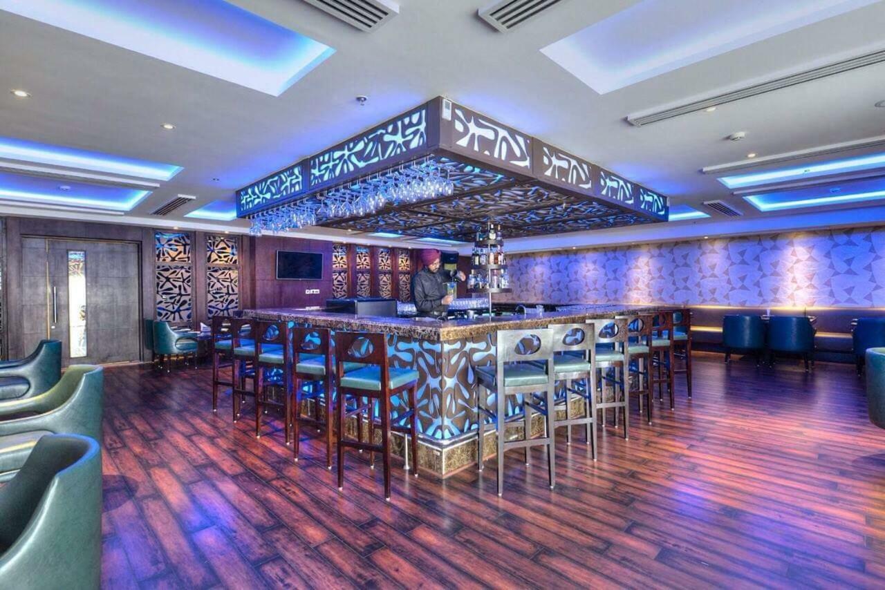 Hotel Delite Grand Faridabad Esterno foto