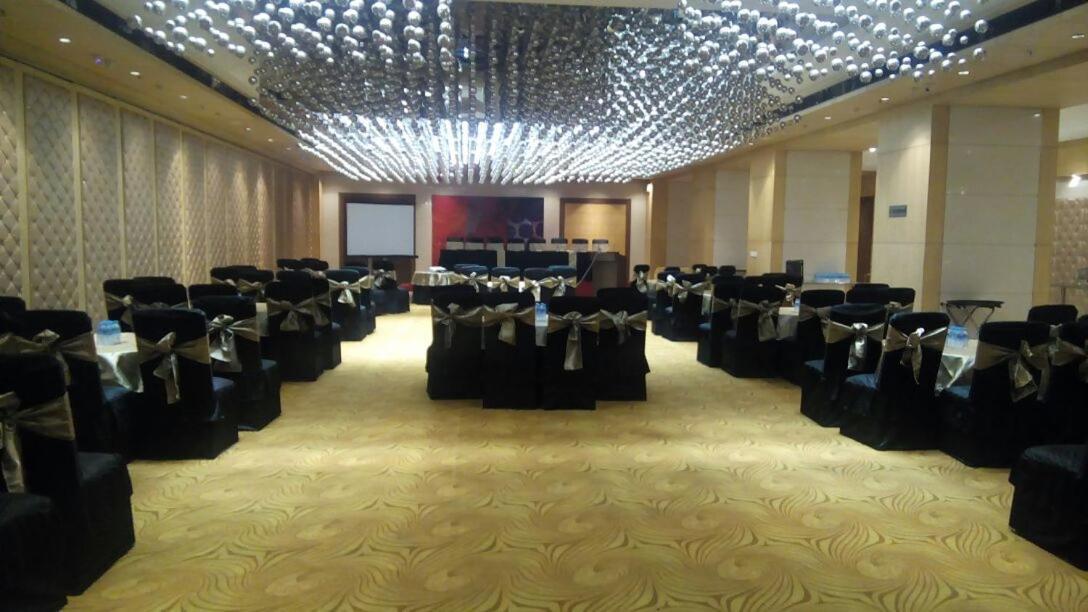 Hotel Delite Grand Faridabad Esterno foto