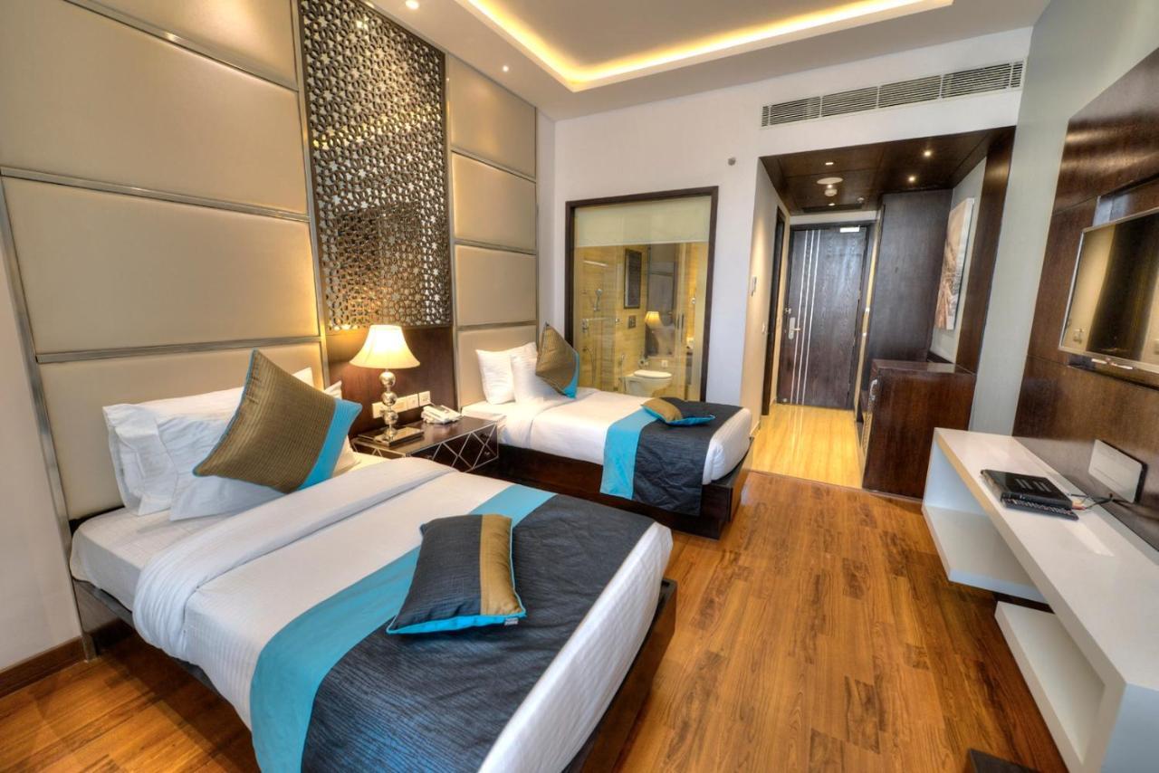 Hotel Delite Grand Faridabad Esterno foto
